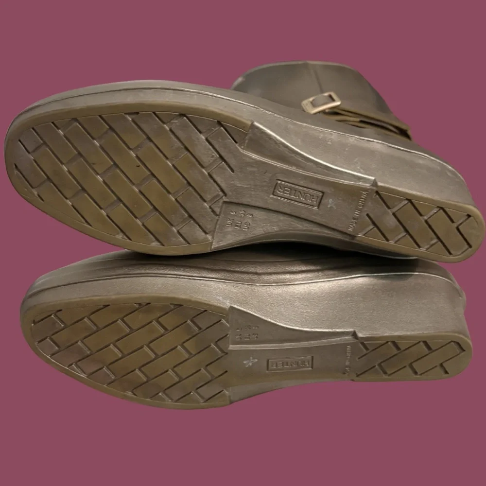 Hunter Andora Tall boot in Titanium - Pre- Loved Size 8 - Picture 7 of 7